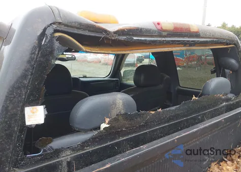 1999 Chevrolet Silverado 2500 Lt from USA, damaged, VIN 1GCGK29U2XE150683